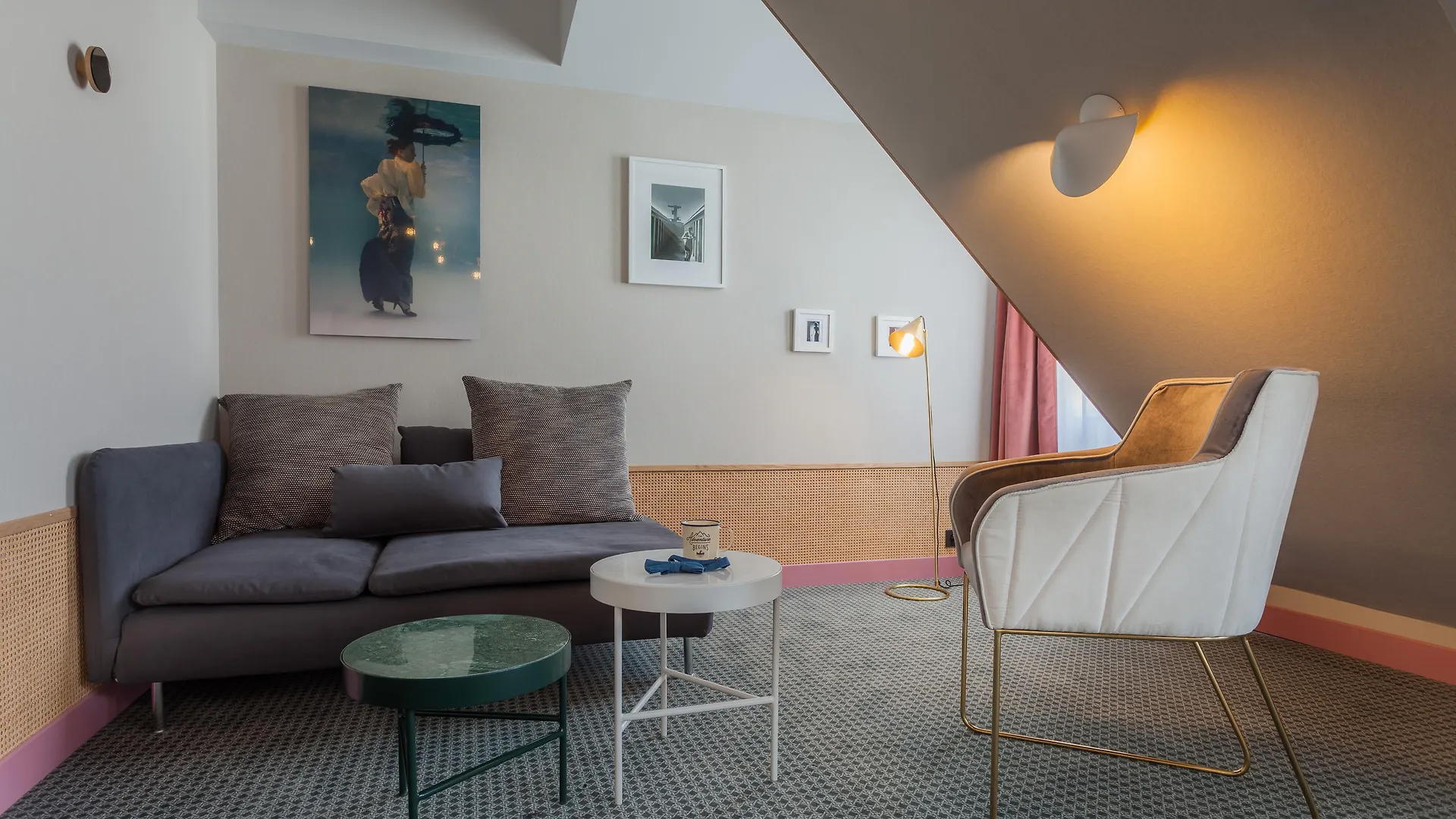 Handsome Hotel